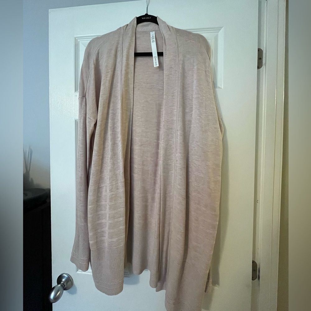 NWT Lululemon Graceful Embrace Wrap Size 12 - soft pink